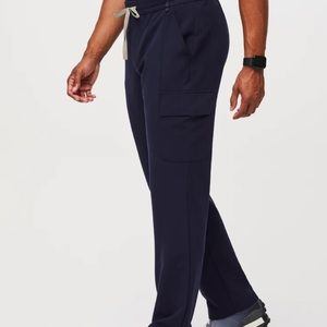 FIGS Men’s Namiro Cargo Navy Scrub Pants Size: Large